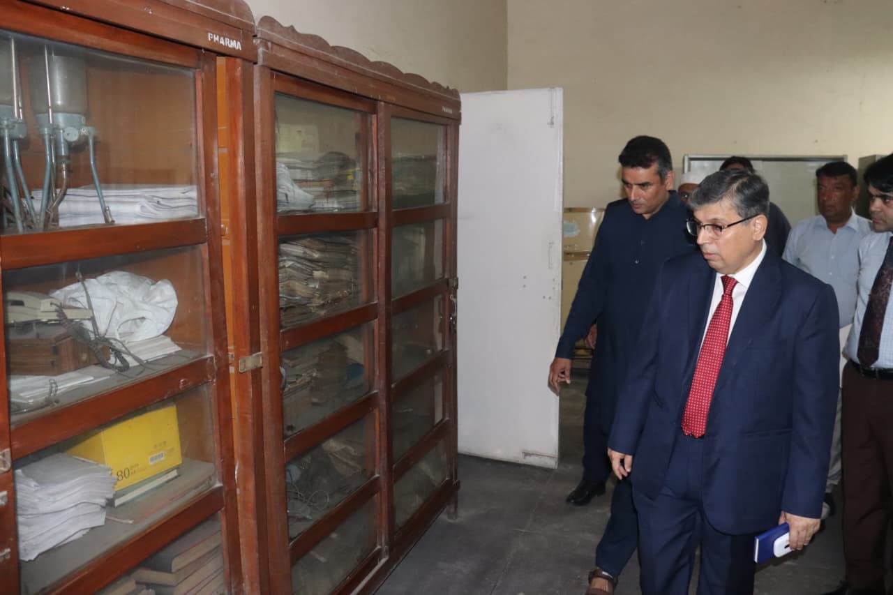 Vice Chancellor Visit to Pharmacology and Pathology Departments